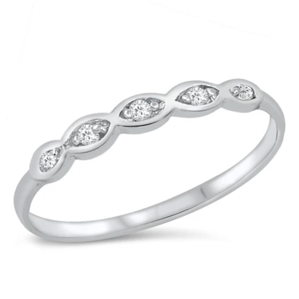Delicate CZ Sterling Silver Ring – Marquise-Inspired Sparkle